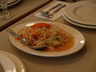 10-04-1 Dinner in a Thai Restaurant